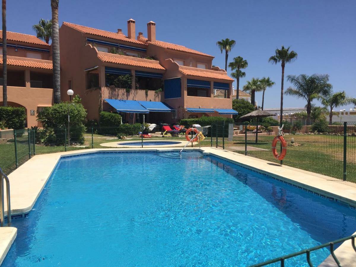 Urb Playa Azul 24 Villa Естепона Екстериор снимка